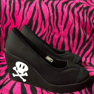 Black Wedges 7.5